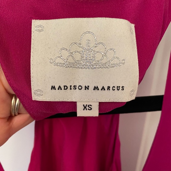 Silk blouse great colour and detailing - Picture 3 of 4